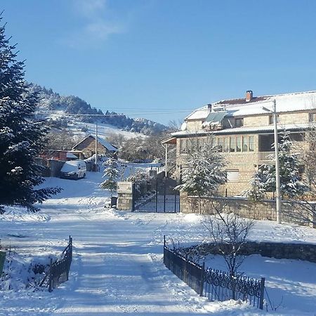 Hotel Pashuta Voskopojë Exterior foto