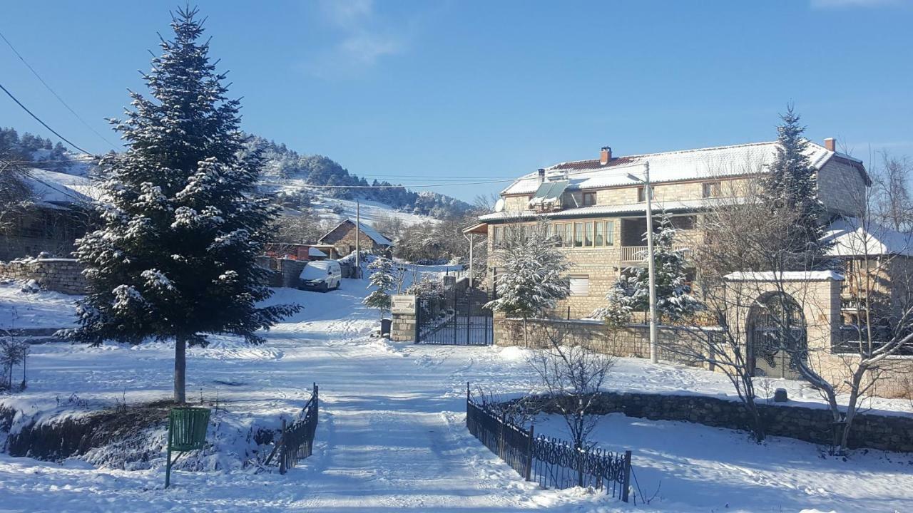 Hotel Pashuta Voskopojë Exterior foto